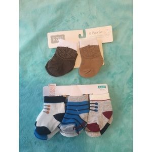 8 pairs of baby socks, brand new